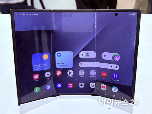 2024-2025년 북미 폴더블 스마트폰 제조사(OEM)별 시장 점유율 [자료=카운터포인트리서치]