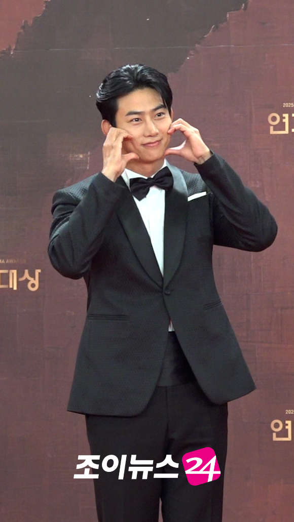 옥택연, 4월 24일 비연예인 연인과 웨딩마치⋯소속사 "날짜 확인 불가"