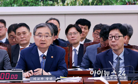 조현 외교부 장관이 6일 서울 여의도 국회에서 열린 외교통일위원회의 외교부 등에 대한 국정감사에서 의원 질의에 답변하고 있다. [사진=곽영래 기자]