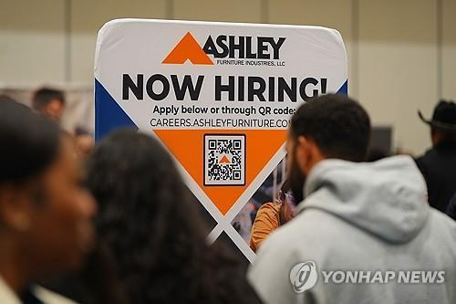 미 텍사스주 댈러스의 한 고용박람회 [사진=AP/연합뉴스]