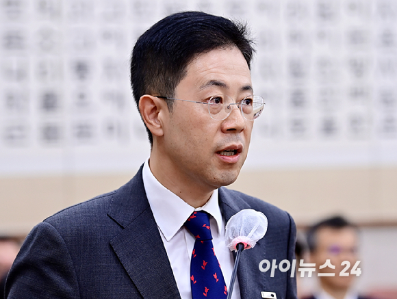 손준성 대구지검 차장검사가 지난 2023년 10월 20일 오후 서울 여의도 국회에서 열린 법제사법위원회 국정감사에서 의원 질의에 답변하고 있다. [사진=곽영래 기자]