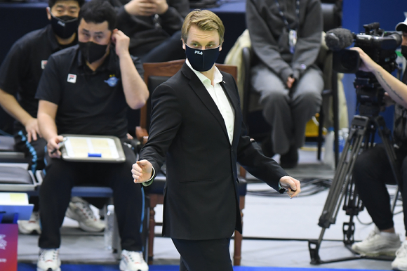 대한항공 토미 틸리카이넨 감독. [사진=한국배구연맹(KOVO)]