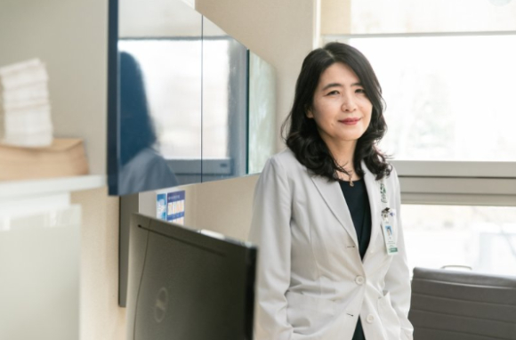기내에서 쓰러진 환자가 같은 비행기에 탄 대학병원 교수의 응급처치로 목숨을 구한 사연이 알려지면서 훈훈함을 자아내고 있다. 기사 이해를 돕기 위한 사진.[사진=픽사베이]