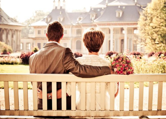 돌싱들은 재혼한 배우자가 본인 친구나 친자녀에게 과도한 애정을 보일 때 '열불'이 난다는 조사 결과가 나왔다. 본 기사와 무관한 이미지. [사진=픽사베이]