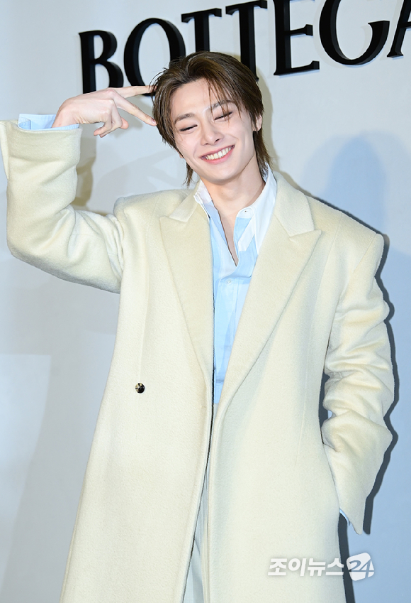 그룹 스트레이 키즈 아이엔이 28일 오후 서울 성동구 성수동 에스팩토리D동에서 열린 보테가 베네타 2026 여름 프라이빗 뷰 포토콜 행사에 참석하고 있다. [사진=정소희 기자]