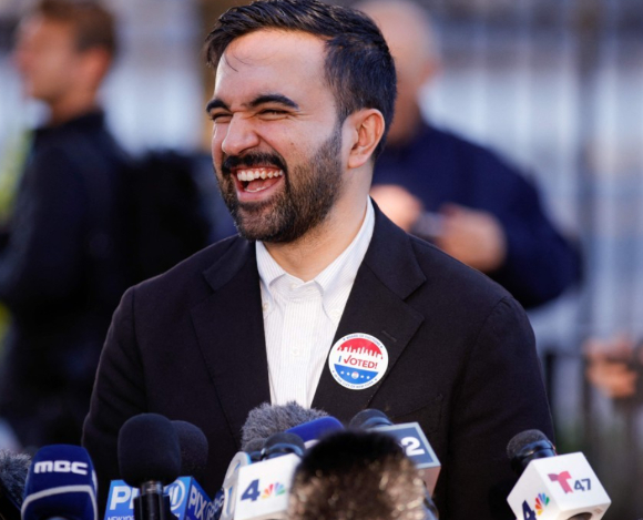 조란 맘다니 신임 뉴욕시장이 당선된 소감을 밝히고 있다. [사진=AFP/연합뉴스]