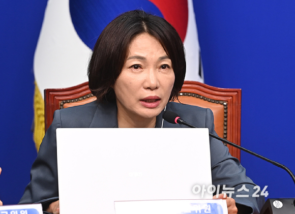 서미화 더불어민주당 최고위원이 31일 서울 여의도 국회에서 열린 최고위원회의에서 발언하고 있다. [사진=곽영래 기자]