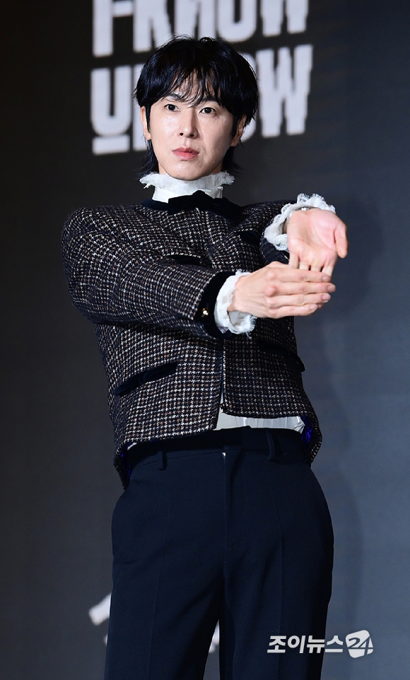 가수 유노윤호가 5일 오후 서울 송파구 소피텔 앰배서더 서울호텔에서 열린 첫 정규 앨범 '아이-노우(I-KNOW)' 기자간담회에 참석하고 있다. [사진=정소희 기자]