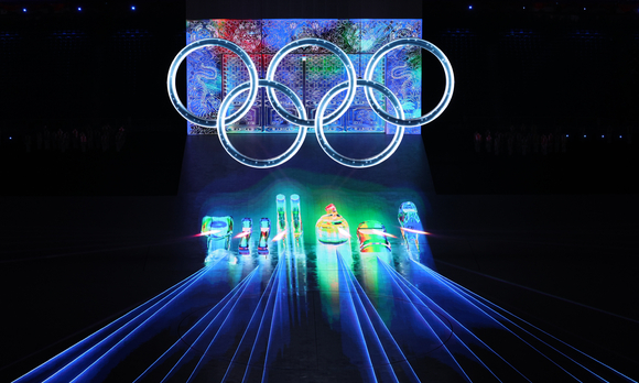 4일 중국 베이징 국립 경기장에서 2022 베이징 동계올림픽 개막식이 열리는 모습.  [사진=뉴시스]