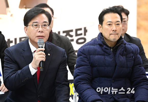 송언석 국민의힘 원내대표가 19일 서울 여의도 국회 로텐더홀에서 열린 최고위원회의에서 발언하고 있다. [사진=곽영래 기자]