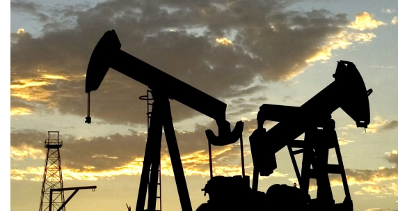 베네수엘라 마라카이보호수의 석유시설. [사진=연합뉴스]