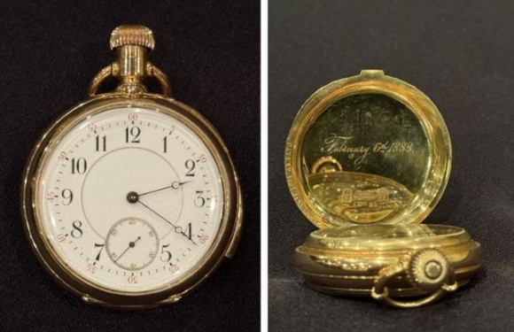 구조를 거부하고 사망한 타이타닉호 탑승자 이시도어 스트라우스의 회중 시계. 2시20분에 멈춰있다. [사진=연합뉴스]