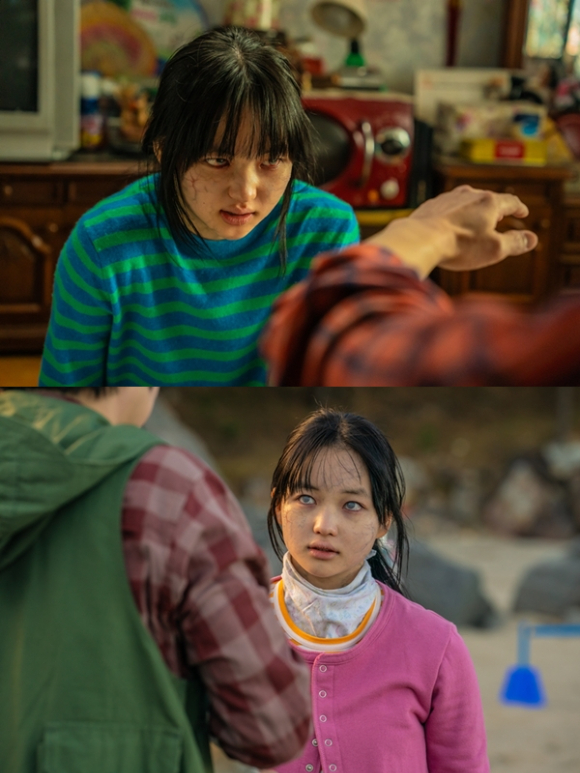 배우 최유리가 영화 '좀비딸'에서 열연하고 있다. [사진=NEW]