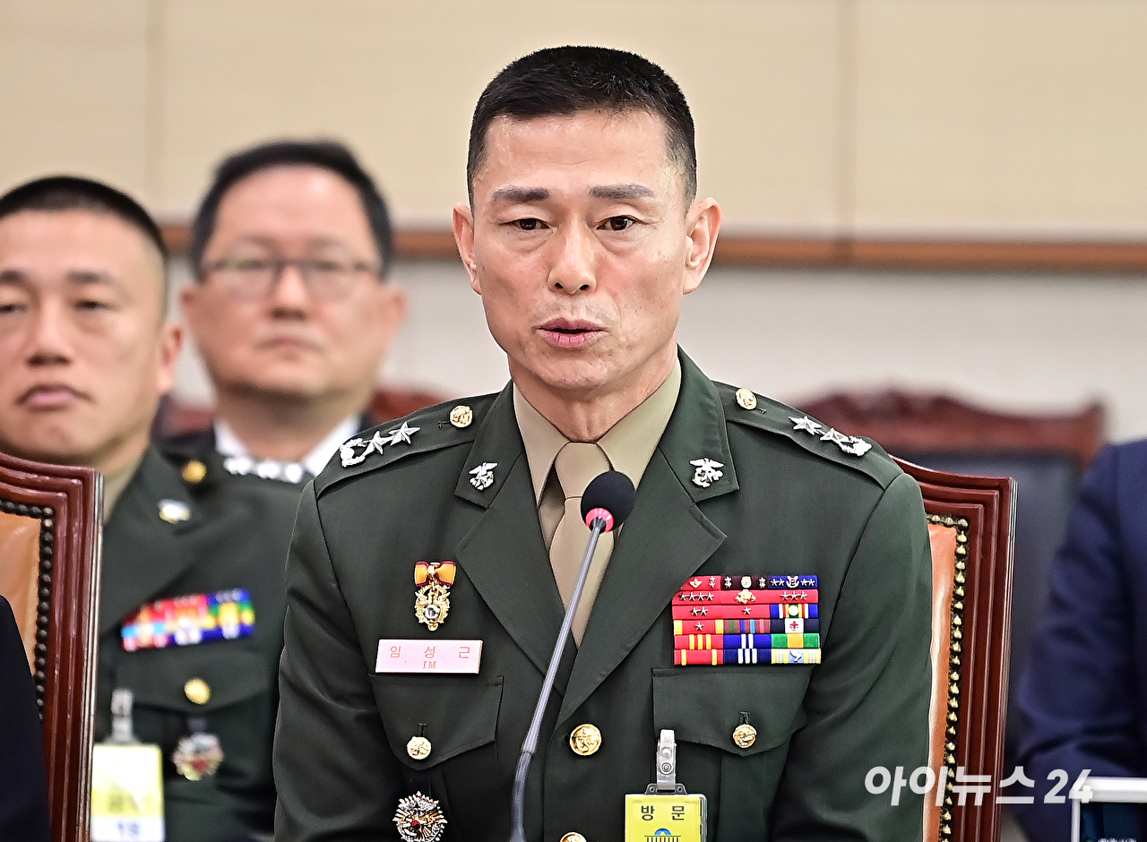 임성근 전 해병대 1사단장이 2024년 6월 21일 오전 서울 여의도 국회에서 열린 법제사법위원회 전체회의 순직 해병 수사 방해 및 사건 은폐 등의 진상규명을 위한 특별검사의 임명 등에 관한 법률안 관련 입법청문회에서 질의에 답변하고 있다. [사진=곽영래 기자]