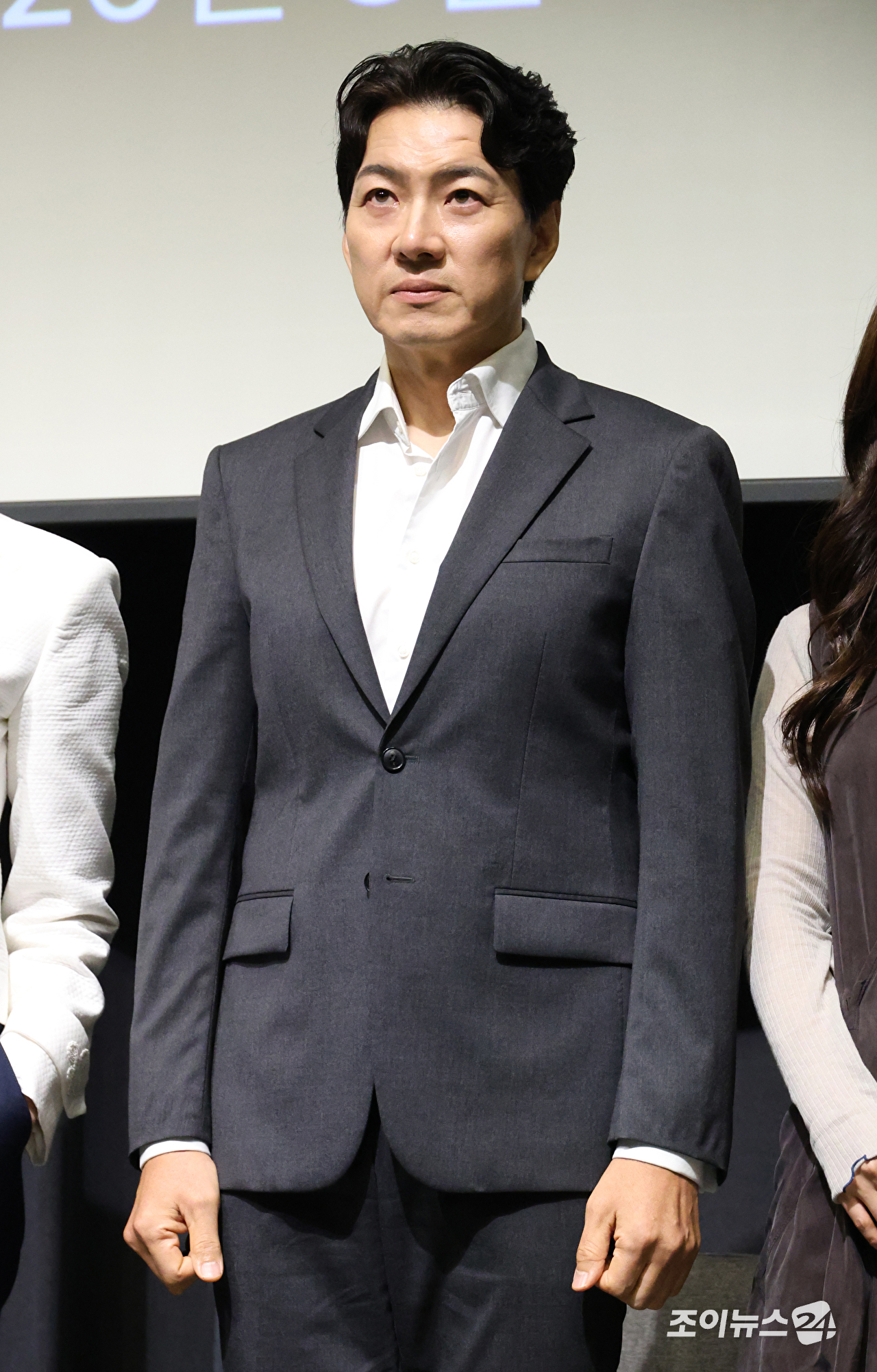 배우 송일국이 20일 오후 서울 강남구 자곡동 더샵갤러리에서 진행된 연극 '욕망이라는 이름의 전차' 제작발표회에 참석해 포즈를 취하고 있다. [사진=문수지 기자]