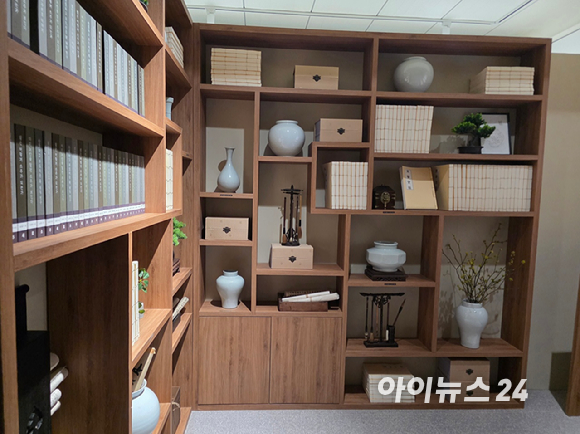 새로중앙박물관에 전시된 음주경고대장경. [사진=구서윤 기자]