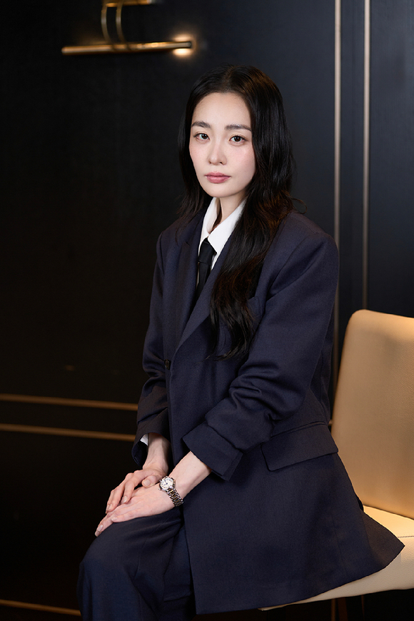 배우 김민하가 영화 '하나코리아' 인터뷰에 앞서 포즈를 취하고 있다. [사진=트리플픽쳐스]