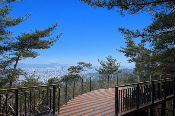 호암마루길 전망대. [사진=금천구]