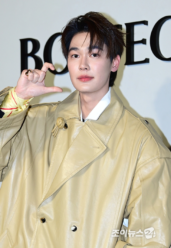 태국 배우 듀 지라왓이 28일 오후 서울 성동구 성수동 에스팩토리D동에서 열린 보테가 베네타 2026 여름 프라이빗 뷰 포토콜 행사에 참석하고 있다. [사진=정소희 기자]