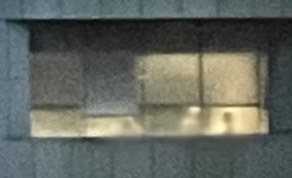 서울 서초구 한 호텔 사우나 여탕 창문으로 손님들의 모습이 비춰 논란이다. [사진=JTBC '사건반장']