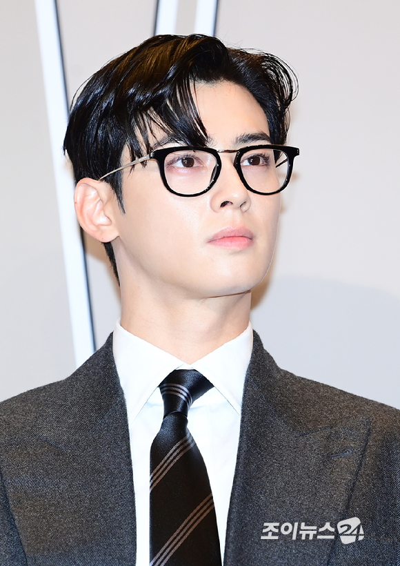 아스트로 차은우가 14일 오후 서울 종로구 포시즌스 호텔에서 열린 더블유 코리아 제19회 유방암 인식 향상 캠페인 자선 행사에 참석하고 있다. [사진=정소희 기자]