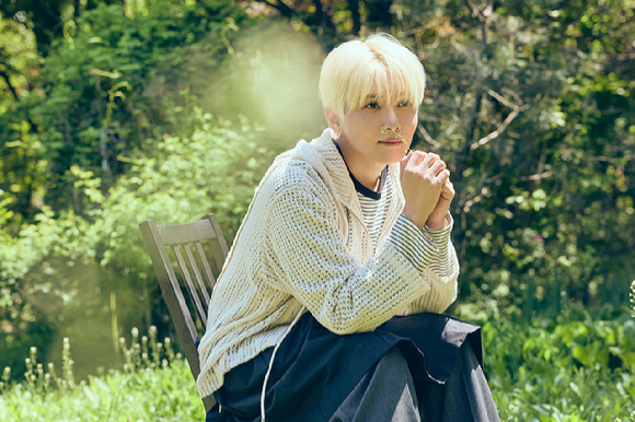 [오늘컴백] 슈주 려욱, 10주년 싱글 'Runaway'⋯"청량감 위해 탈색·창법 연구"