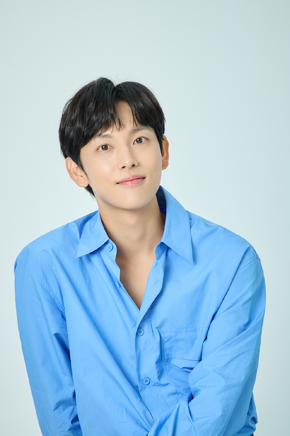 배우 임시완이 영화 '1947 보스톤'(감독 강제규) 인터뷰에 앞서 포즈를 취하고 있다. [사진=롯데엔터테인먼트]