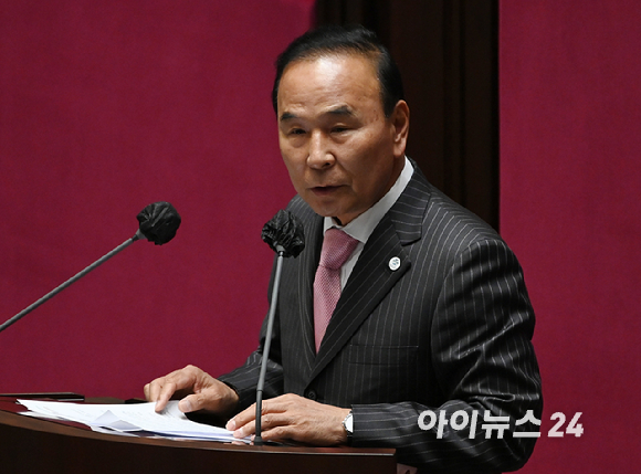 박덕흠 국민의힘 의원이 13일 서울 여의도 국회에서 열린 본회의에서 양곡관리법에 대한 반대토론을 하고 있다. [사진=아이뉴스24 DB]