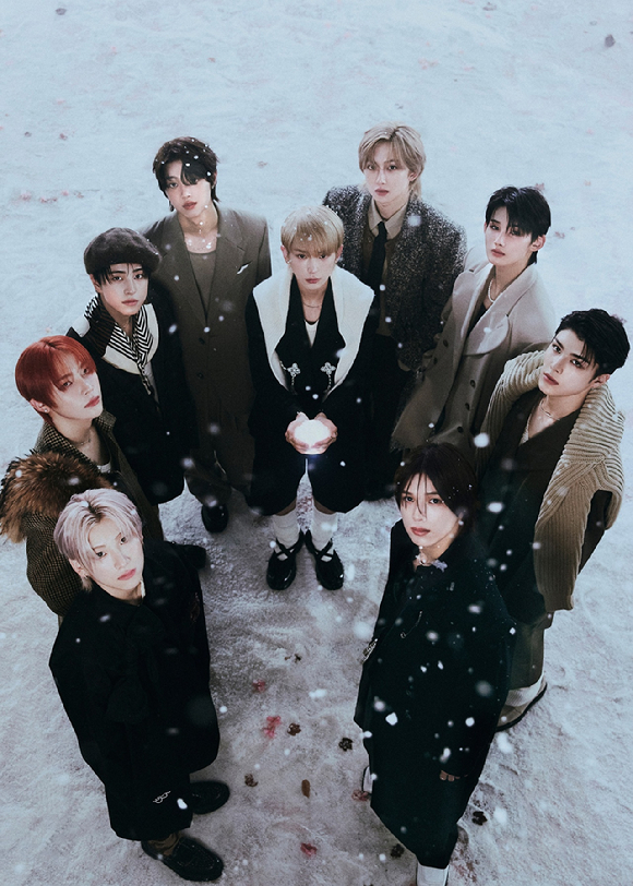 앤팀 단체 콘셉트 포토 [사진=하이브레이블즈]