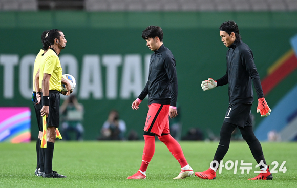 한국 손흥민이 2일 오후 서울월드컵경기장에서 진행된 '2022 카타르 월드컵' 아시아 지역 최종예선 A조 1차전 대한민국과 이라크의 경기에서 선발 출전을 하고 있다.