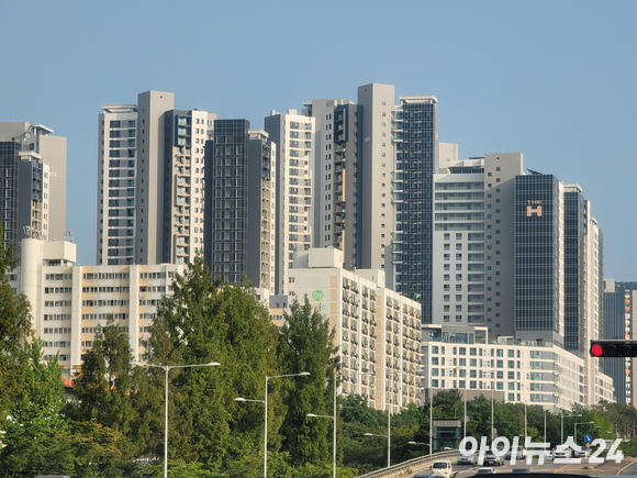 서울 강남구 일원동 일대 아파트 단지 전경. [사진=김서온 기자]
