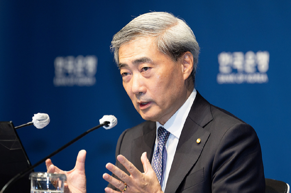 신현송 한국은행 총재가 지난달 28일 서울 중구 한국은행 본관에서 열린 통화정책방향 기자간담회에서 발언하고 있다. [사진=사진공동취재단 ]