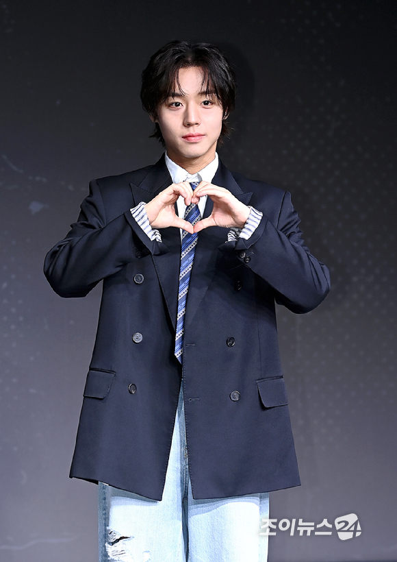 배우 박지훈이 21일 오전 서울 마포구 호텔 나루 서울 엠갤러리에서 열린 '약한영웅 Class 2' 제작발표회에서 포토타임을 갖고 있다. [사진=곽영래 기자]