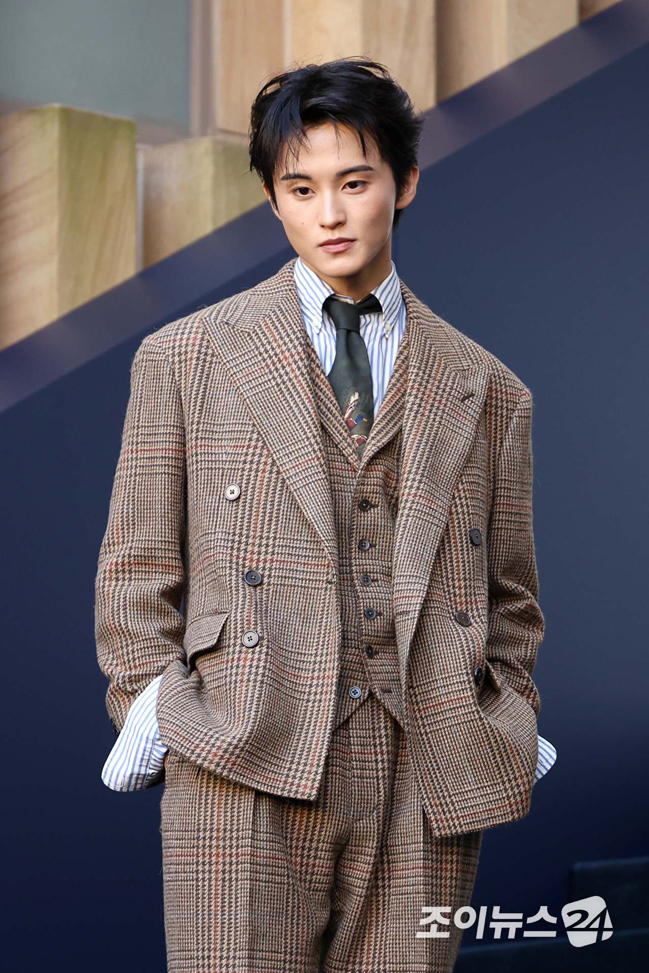 가수 마크가 15일 오후 서울 종로구 석파정 서울미술관에서 진행된 패션 아이콘 랄프 로렌의 삶을 조명한 HBO 다큐멘터리 '베리 랄프' 스크리닝 이벤트에 참석해 포즈를 취하고 있다. [사진=문수지 기자]