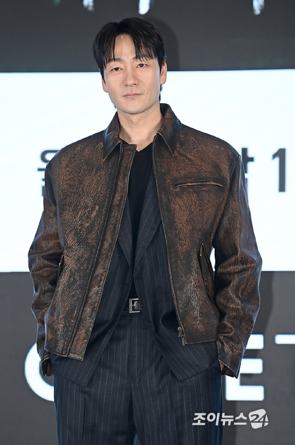 배우 박해수가 13일 서울 구로구 더 세인트에서 열린 ENA 새 월화 '허수아비' 제작발표회에서 포토타임을 갖고 있다. [사진=곽영래 기자]