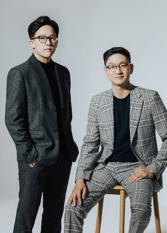 SM엔터테인먼트 이성수 CAO(Chief A&R Officer), 탁영준 COO(Chief Operation Officer)가 미국 빌보드 ‘2023 인디 파워 플레이어스(2022 Indie Power Players)’에 2년 연속 선정되었다. [사진=SM엔터테인먼트]