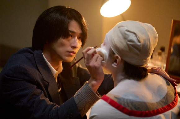 배우 요시자와 료가 영화 '국보'에서 열연하고 있다. [사진=NEW]