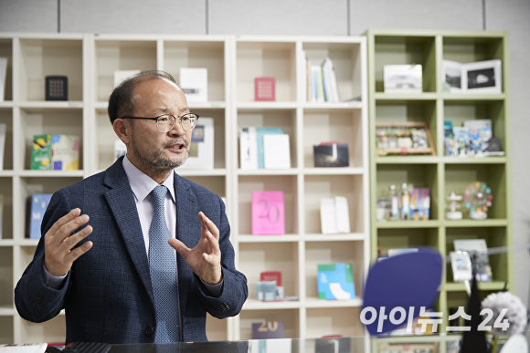 [데스크칼럼] 변광섭의 경영은 성과로 말한다 - 뉴스 썸네일 이미지