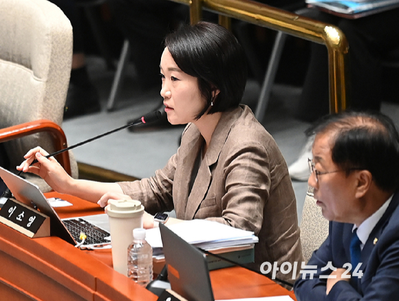 한병도 예결위원장이 30일 서울 여의도 국회에서 열린 예산결산특별위원회 전체회의에서 발언하고 있다. [사진=곽영래 기자]