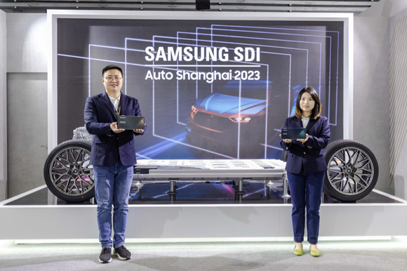 삼성SDI가 '오토 상하이 2023'에 참가해 PRiMX 배터리를 소개하고 있다. [사진=삼성SDI]