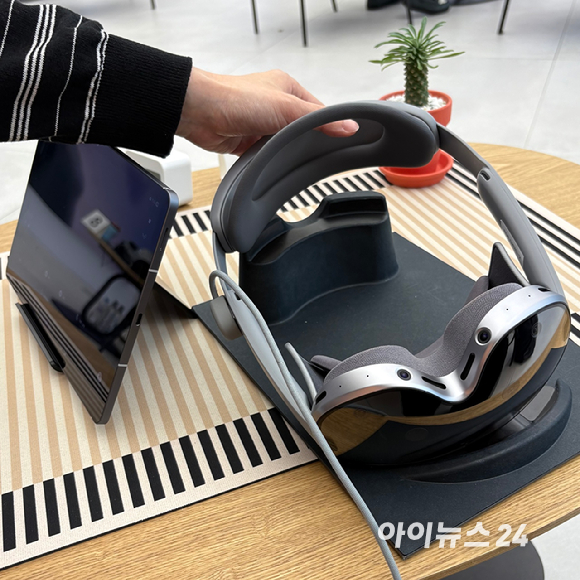 삼성전자가 22일 출시한 갤럭시XR [사진=권서아 기자]