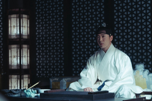 배우 김재욱이 넷플릭스 시리즈 '탄금'에서 열연하고 있다. [사진=넷플릭스]