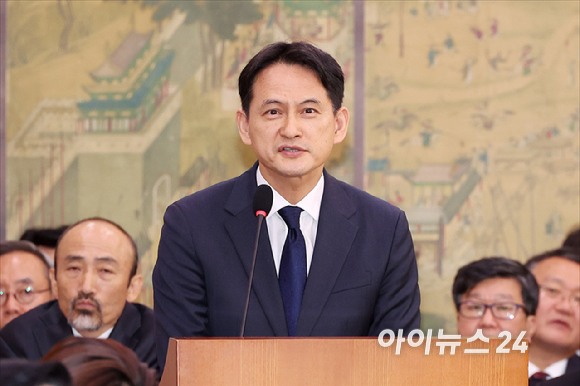 황성운 문화체육관광부 기조실장(윤석열 정부 당시 대통령실 문화체육비서관)이 29일 서울 여의도 국회에서 열린 국회 문화체육관광위원회의 2025 종합 국정감사에서 질의에 답변하고 있다. [사진=곽영래 기자]