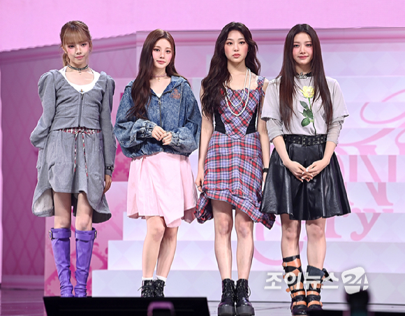 걸그룹 Baby DONT Cry(베이비돈크라이)가 24일 오후 서울 용산구 블루스퀘어에서 열린 첫 미니 앨범 'AFTER CRY'(애프터 크라이) 컴백 쇼케이스에서 포토타임을 갖고 있다. [사진=곽영래 기자]