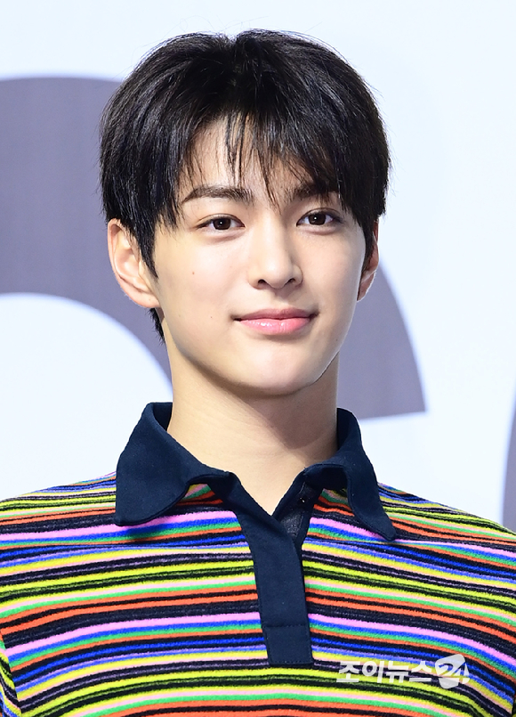 그룹 코르티스 건호가 18일 오후 서울 용산구 블루스퀘어에서 열린 코르티스(CORTIS) 데뷔 쇼케이스 '컬러 아웃사이드 더 라인스'(COLOR OUTSIDE THE LINES)에 참석하고 있다. [사진=정소희 기자]