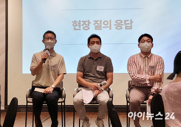 김윤호 한국레노버 대표가 27일 서울 영등포구 코트야드 메리어트 서울 타임스퀘어에서 열린 신제품 출시 간담회에서 인사말을 하고 있다. [사진=서민지 기자]