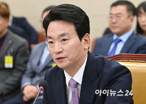 박장범 한국방송공사 사장 후보자가 19일 오전 서울 여의도 국회 과학기술정보방송통신위원회에서 열린 인사청문회에서 의원 질의에 답하고 있다. [사진=곽영래 기자]