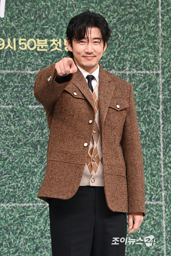 배우 윤계상이 25일 오후 서울 양천구 목동 SBS에서 열린 SBS 새 금토드라마 '트라이: 우리는 기적이 된다' 제작발표회에 참석해 포즈를 취하고 있다. [사진=문수지 기자]