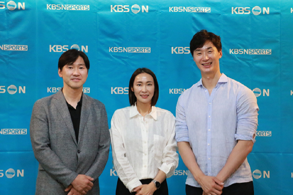 석진욱 전 감독, 이숙자 전 코치, 박철우 전 선수(이상 왼쪽부터)가 KBS N스포츠 배구 해설위원으로 위촉됐다. [사진=KBS N스포츠]