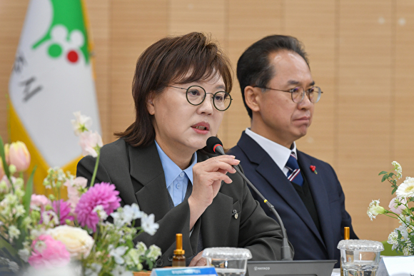 경북도·영주시, 코리아화인에프티와 300억 투자협약 - 뉴스 썸네일 이미지